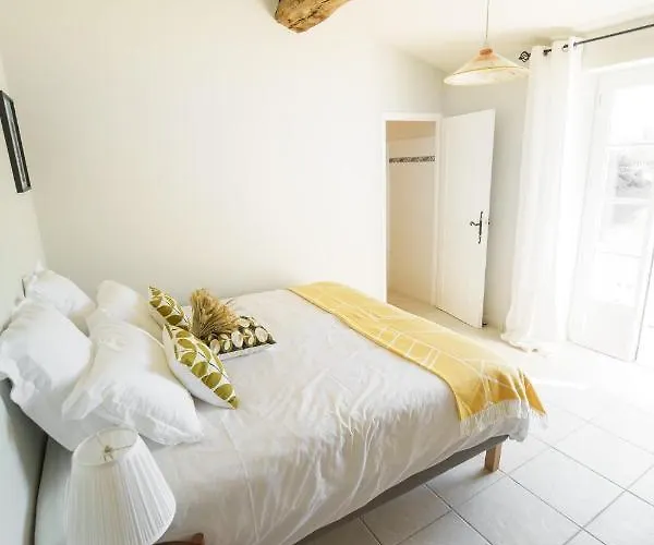 The Old Presbytery Saint-André-et-Appelles